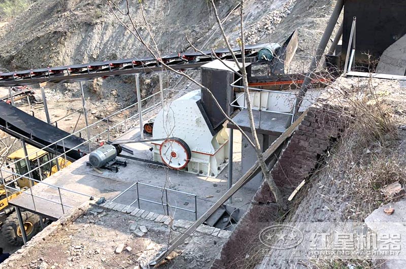 锤式破碎机工作现场实拍图 锤式破碎机工作现场实拍图